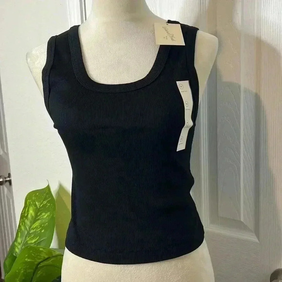 Universal Threads Women’s Shrunken tank top Various Sizes - Picture 8 of 9